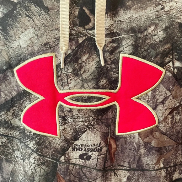 Under Armour Mossy Oak women’s camo pullover hoodie SZ M camo & pink - Picture 4 of 14